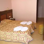 Отель Dorian